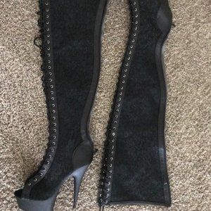 SIZE TEN PLEASERS OPEN TOE BOOTS WITH BOX